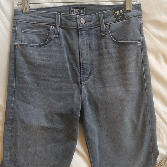 Abercrombie & Fitch High Rise Super Skinny pants - Picture 3 of 5
